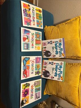 Southwestern Advantage Set of 6 Educational English/Spanish Kids Learning Books